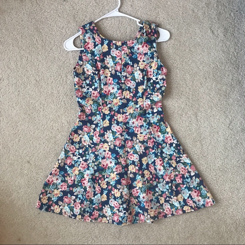 Pastel floral dress - Picture 1 of 4